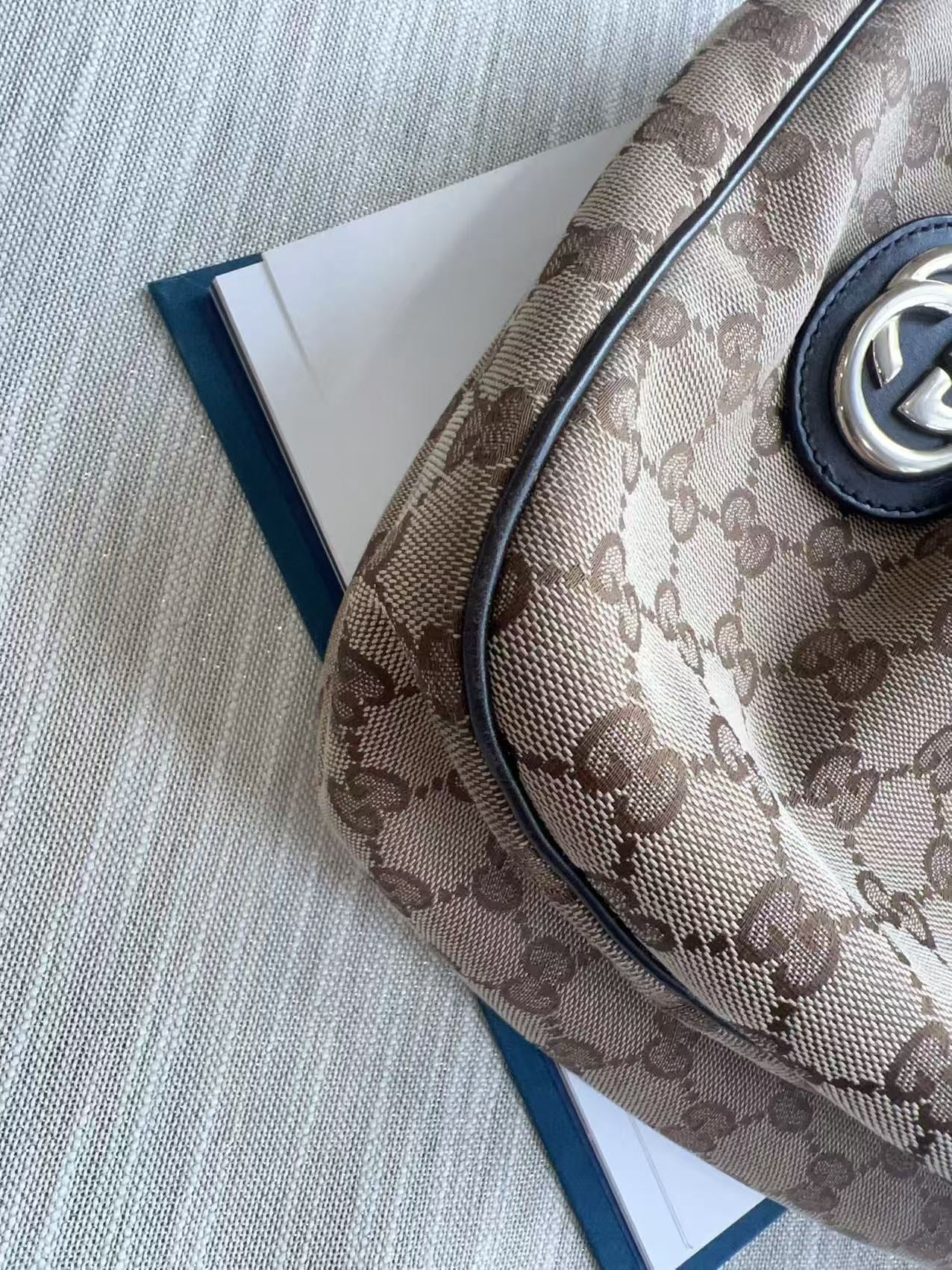 Gucci Crossbody Messenger Bag GG Canvas