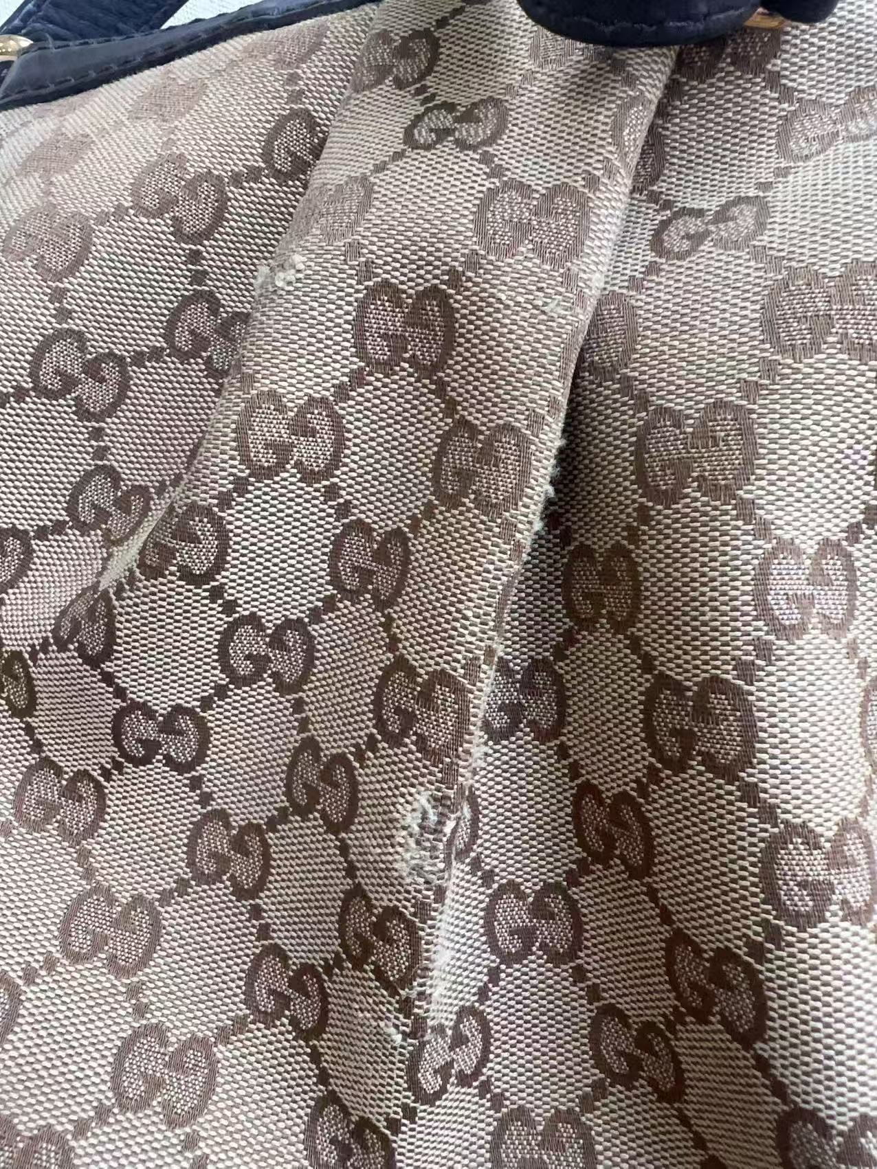 Gucci Crossbody Messenger Bag GG Canvas