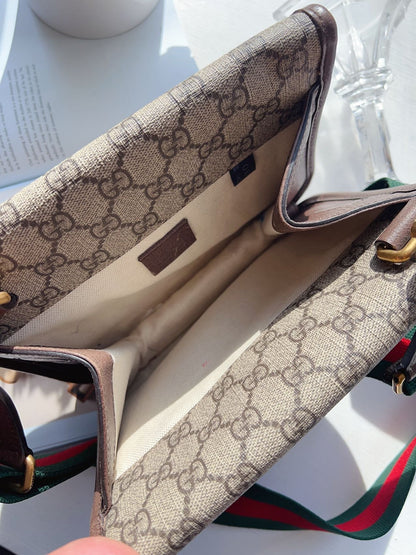 Gucci GG Supreme Small Neo Vintage Messneger Bag