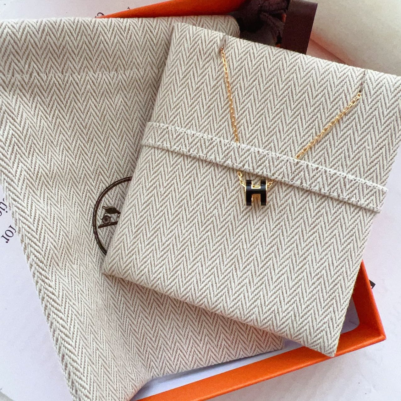 Hermes Mini Pop H pendant Black