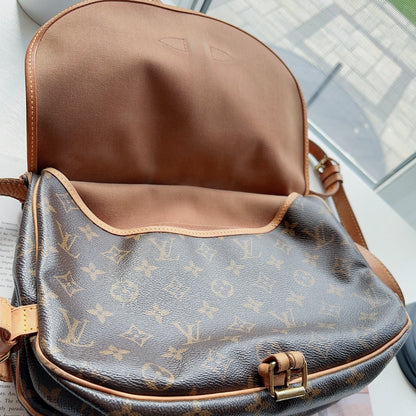 Louis Vuitton Monogram Saumur 30