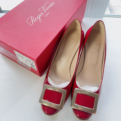 Roger Vivier Patent Leather Pumps size38