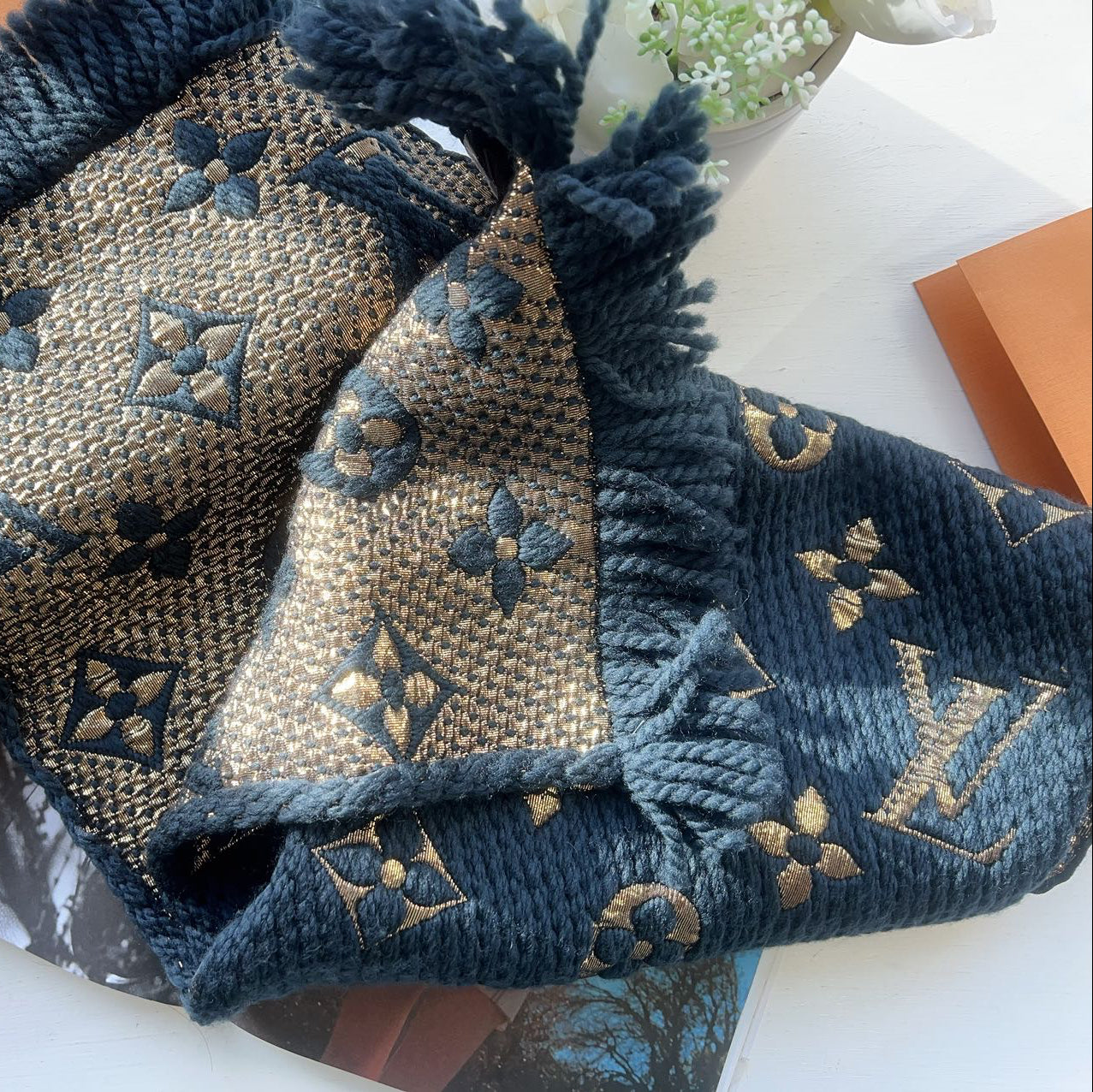 LOUIS VUITTON ESCHARPE LOGOMANIA SHINE SCARF NAVY