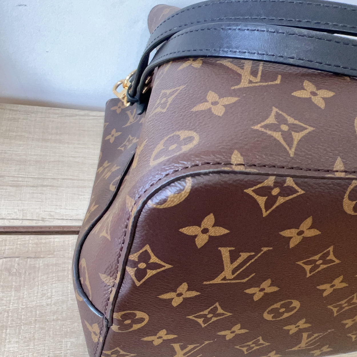 Louis Vuitton Monogram Neonoe MM Black