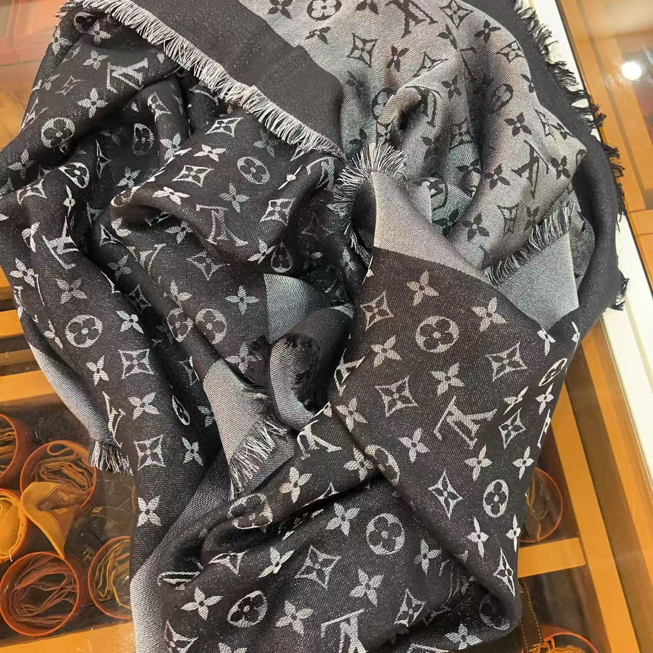 Louis Vuitton Monogram Shine Shawl Black
