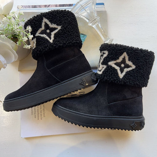 Louis Vuitton Suede Calfskin Shearling Snowdrop Flat Ankle Boot 36