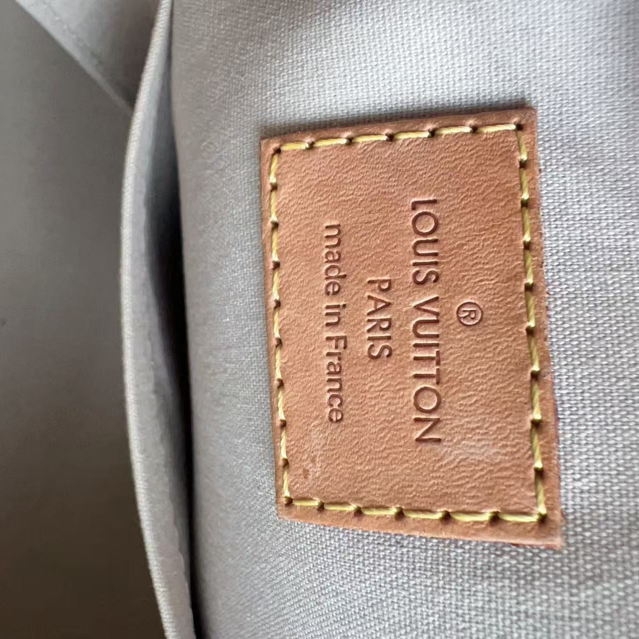 Louis Vuitton Vernis Alma PM Blanc Corail