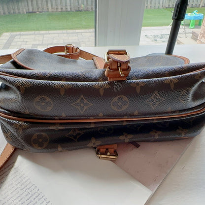 Louis Vuitton Monogram Saumur 30