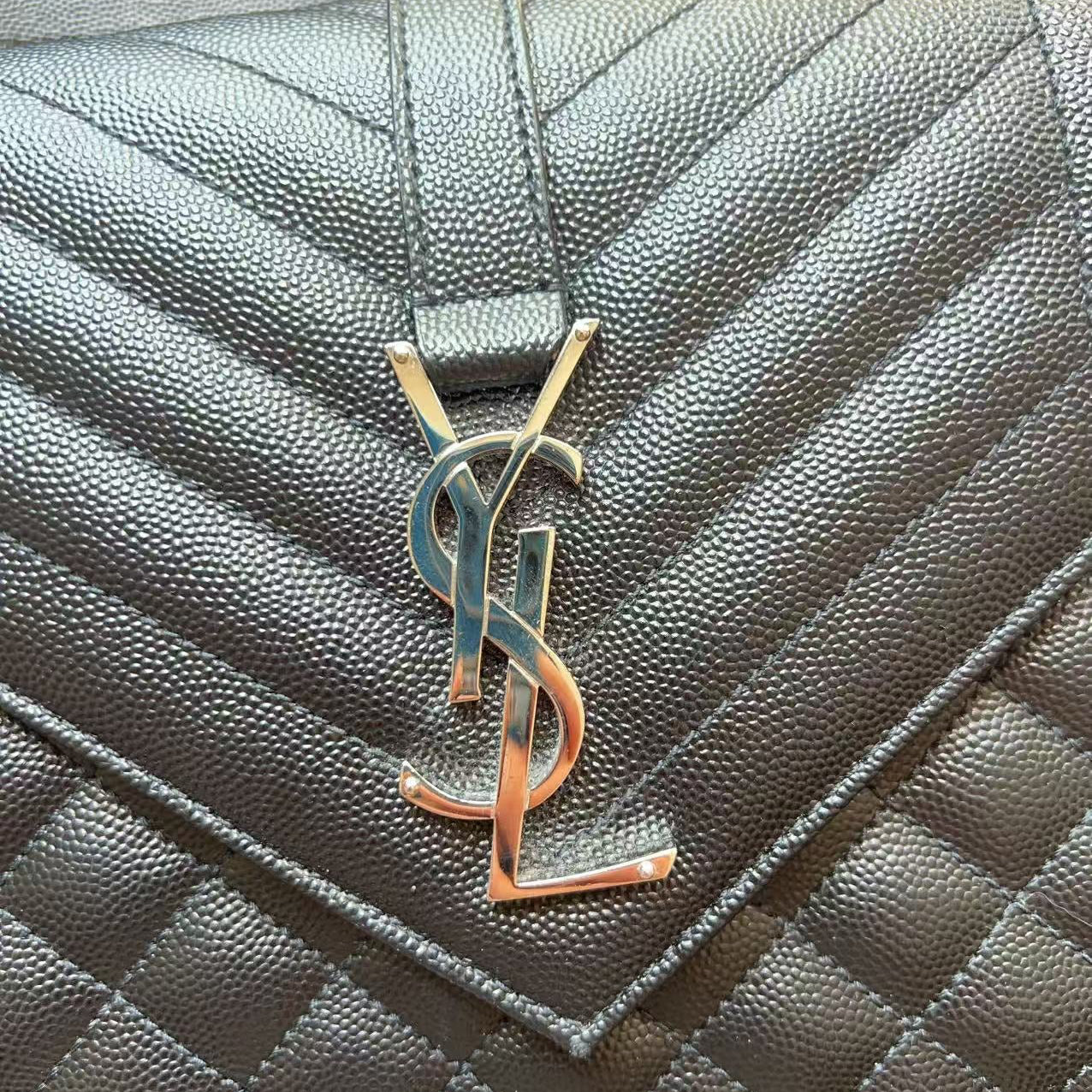 SAINT LAURENT ENVELOPE MEDIUM IN QUILTED GRAIN BAG