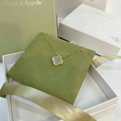 Van Cleef & Arpels Necklace White 18K yellow gold New