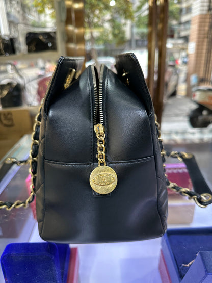 Chanel Chain Shoulder bag Black Lambskin