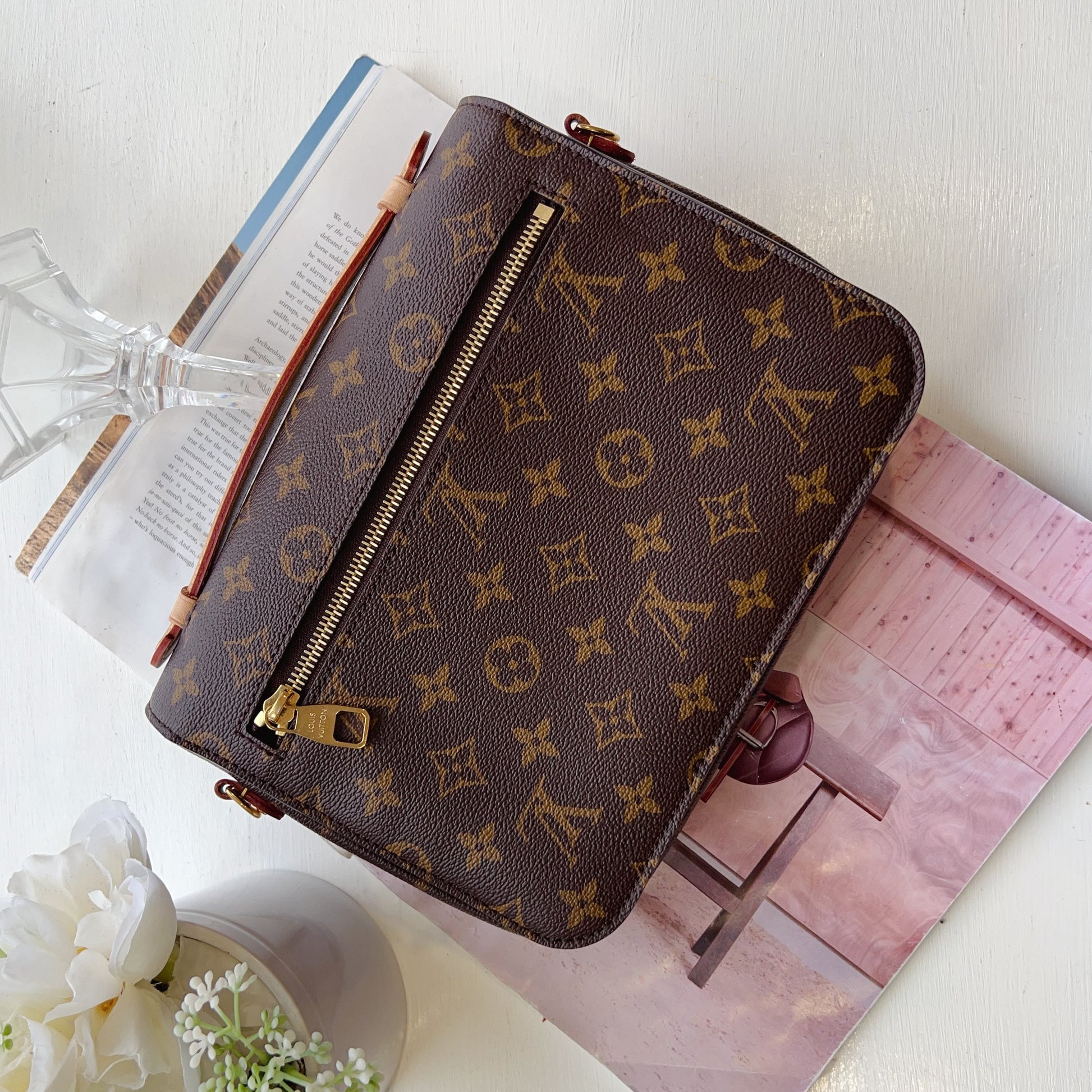 Louis Vuitton monogram Pochette Métis