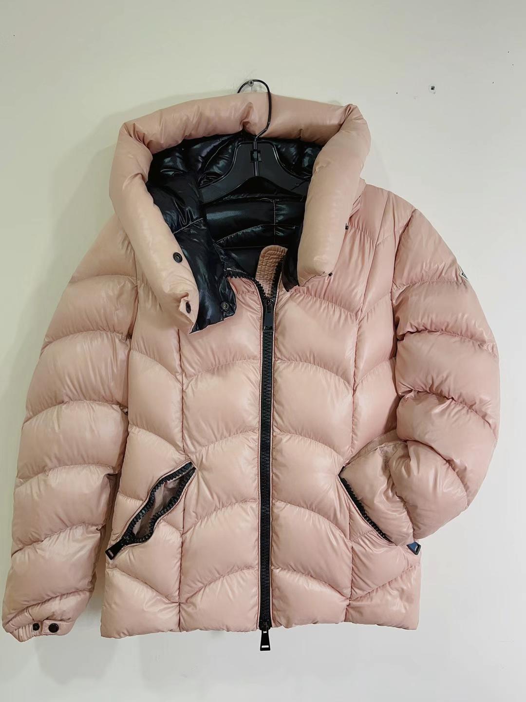 Moncler Akebia Down Jacket in Light pink Size1
