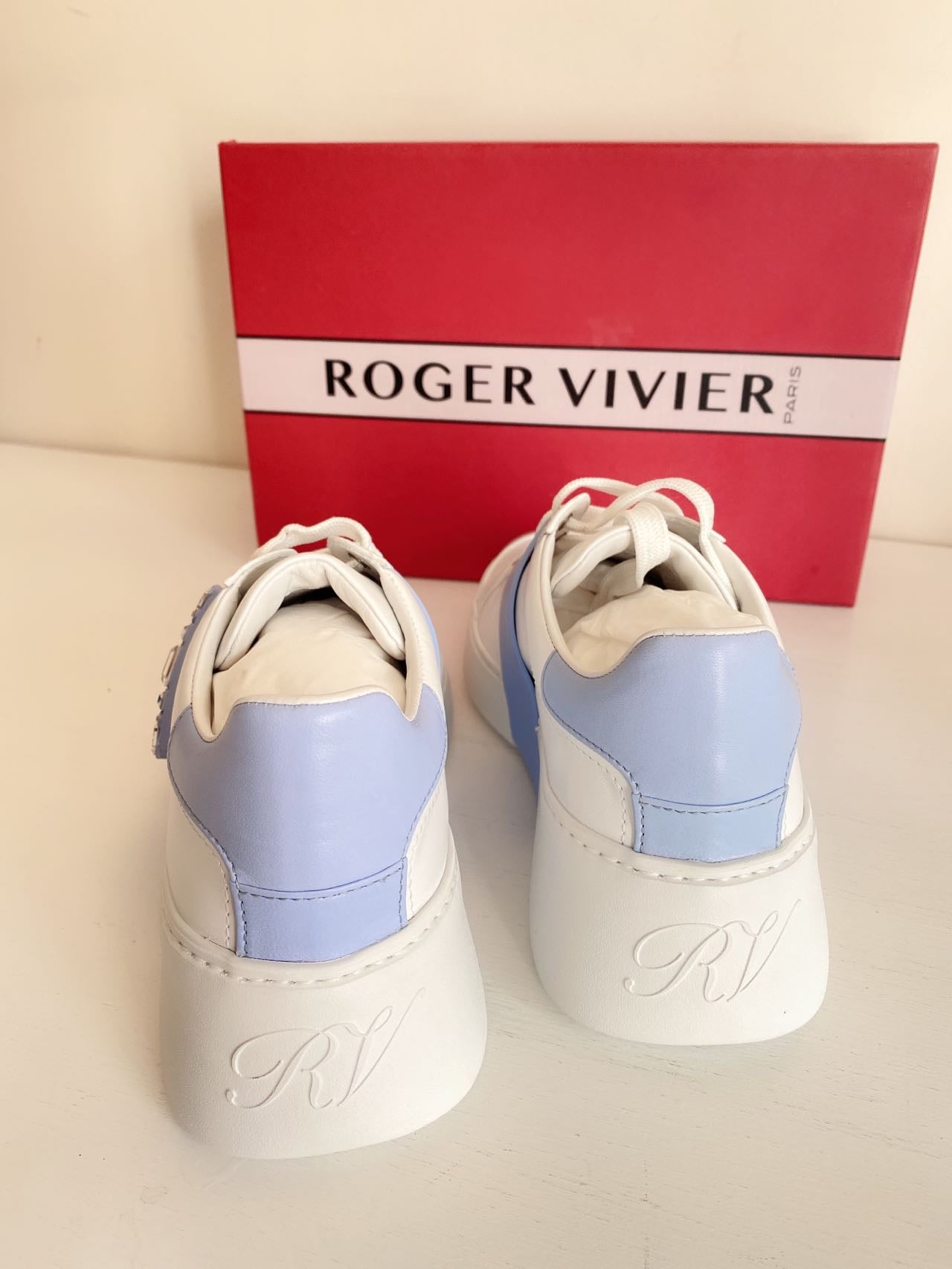 New Roger Vivier Size10