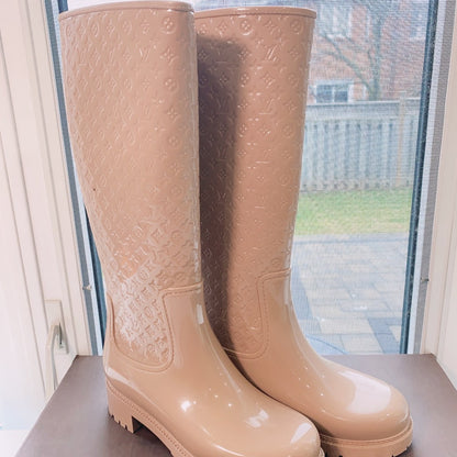 Louis Vuitton Rubber Embossed Monogram Splash Rain Boots Beige