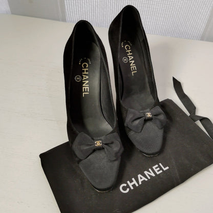 Chanel Suede Grosgrain Cap Toe Bow Pumps Size37