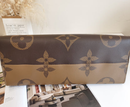 Louis Vuitton Reverse Monogram Giant Onthego GM bag - luxhub.ca