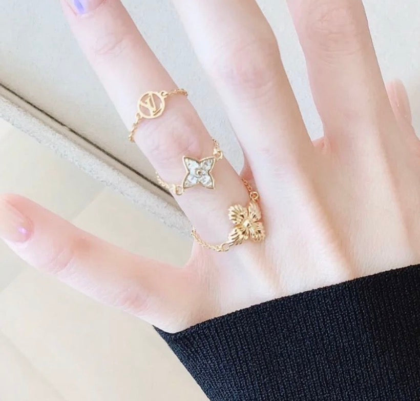 Blooming strass rings set louis deals vuitton