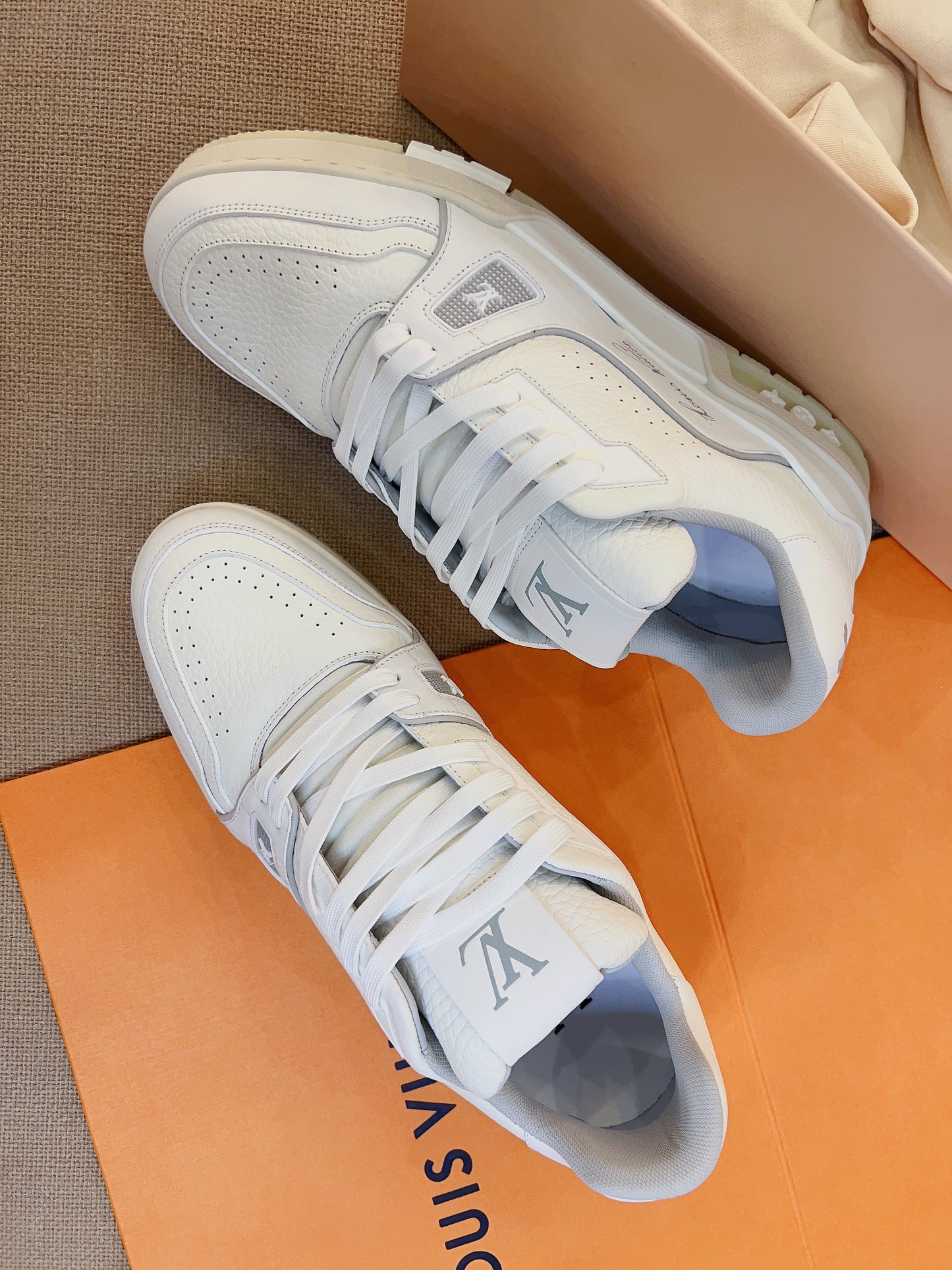 New Men's Louis Vuitton Trainer White Sneaker Size8