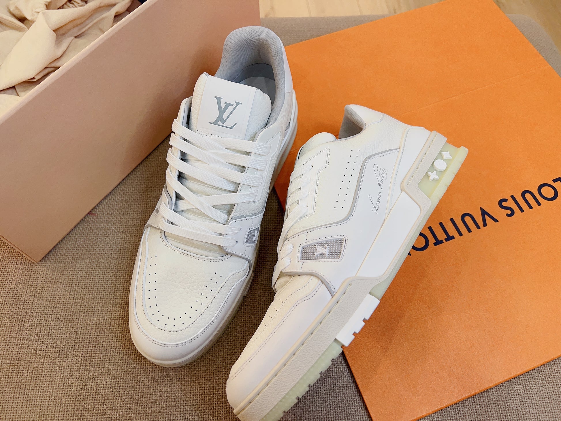 New Men's Louis Vuitton Trainer White Sneaker Size8 –