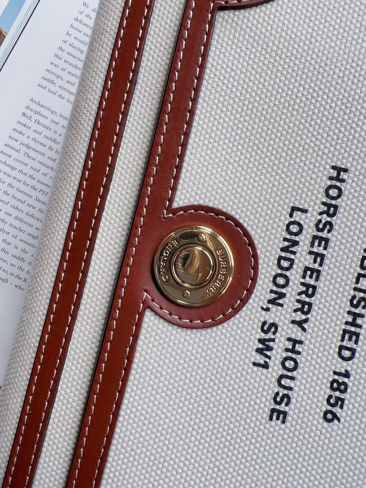 Burberry Note Horseferry Shoulder Bag
