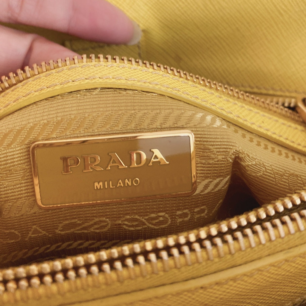 Prada single zipper medium size saffiano - luxhub.ca